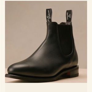 Mens AUTHENTIC R.M. Williams black Leather Craftsman Chelsea Boots (size 9)